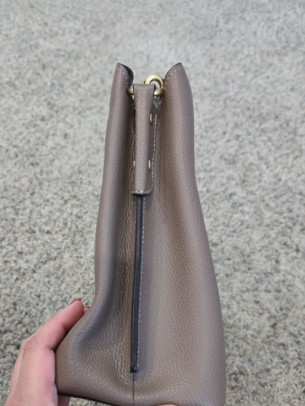 Coach Pebbled Leather Shoulder Bag in Taupe with Gold Turnlock - Picture 4 of 12